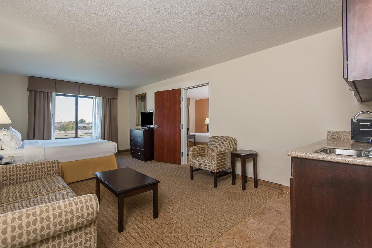 Holiday Inn Express And Suites Lafayette East By Ihg Exteriör bild